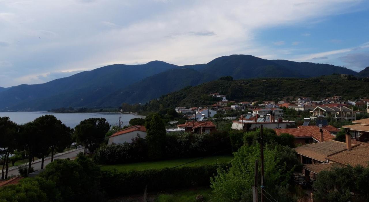 Ενοικιαζόμενα Δωμάτια Γεωργία Σταμούλου 鲁维斯 外观 照片
